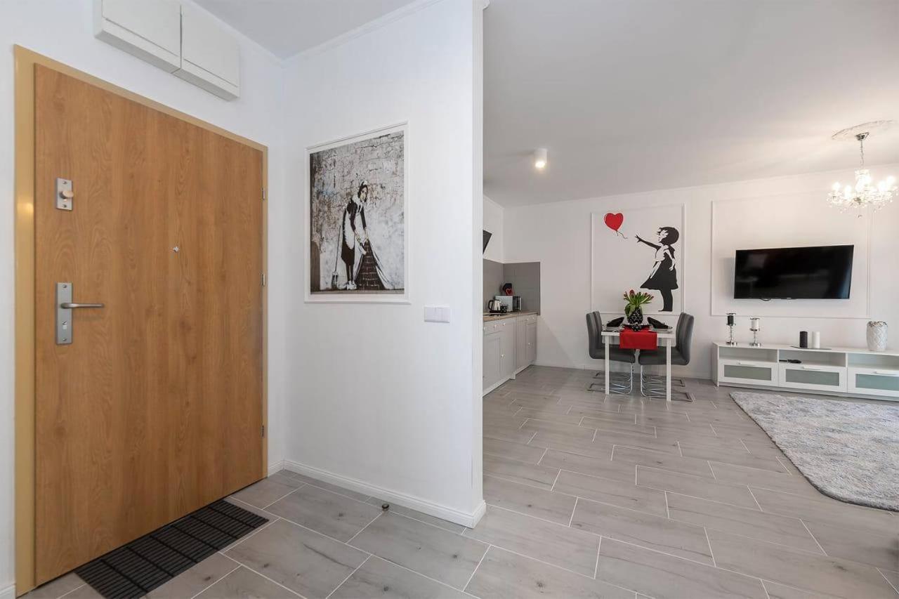 Banksy Apartment - Ilumino Lodz  Exterior photo